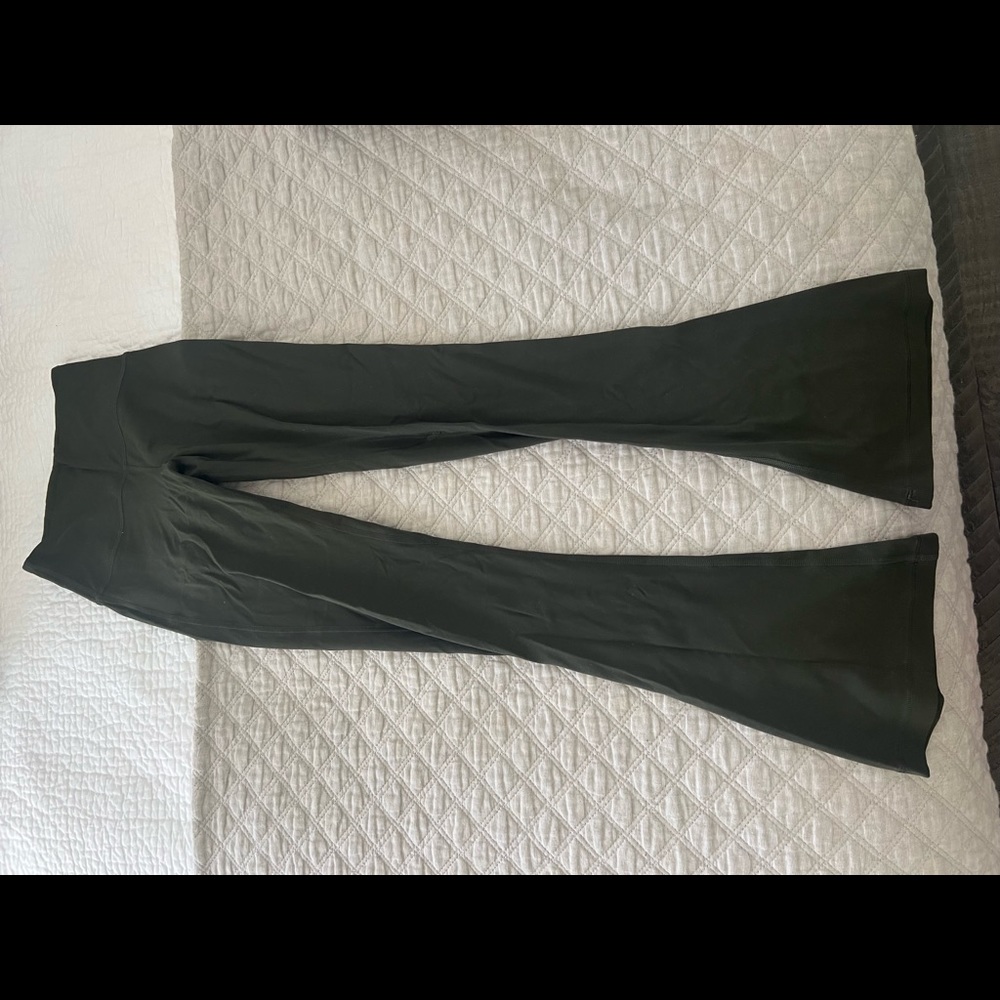 HR Flare Lululemon Leggings
